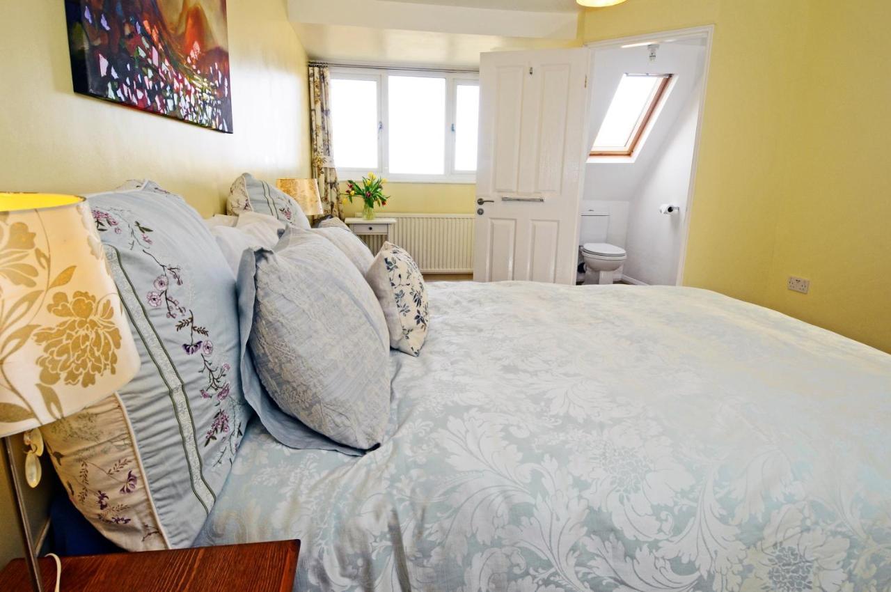 Whitby Spacious Rugby Field Cottage With Off-Street Parking And Ev Fast Point For Electric Cars Exterior foto