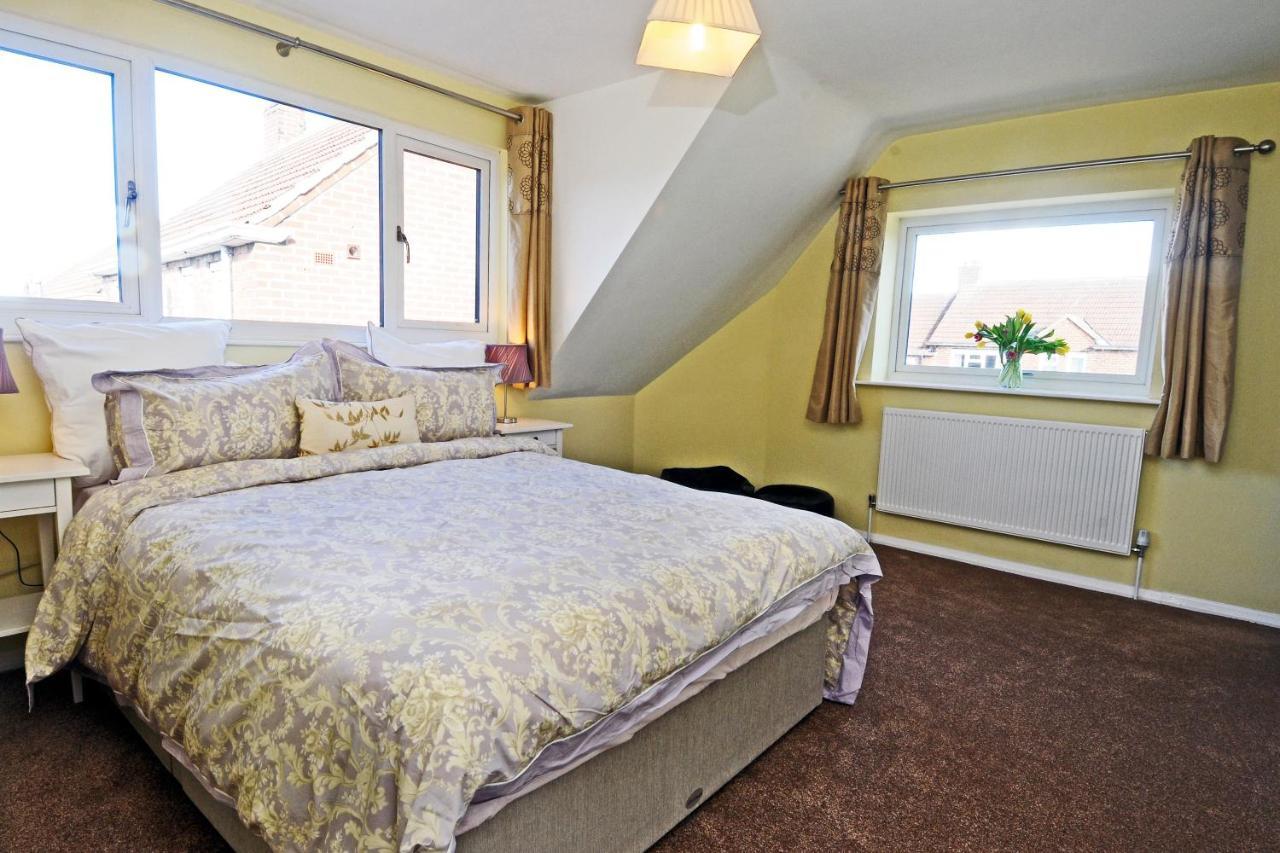 Whitby Spacious Rugby Field Cottage With Off-Street Parking And Ev Fast Point For Electric Cars Exterior foto