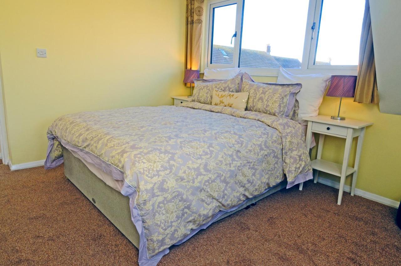 Whitby Spacious Rugby Field Cottage With Off-Street Parking And Ev Fast Point For Electric Cars Exterior foto